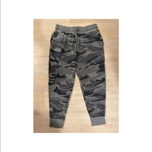 Super soft Splendid camo joggers. Worn only once! Perfect condition!
